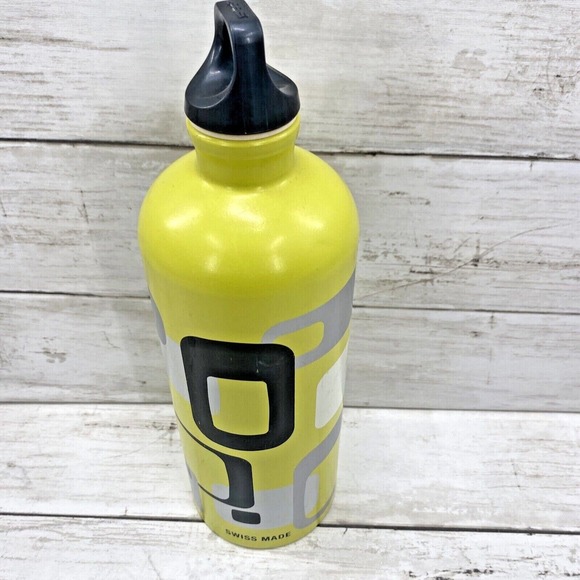 Authentic SIGG Swiss Made 1.0 Liter Aluminum Water Bottle Cool Pattern, Gorman - Picture 5 of 12